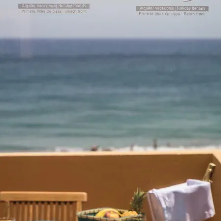 Ocean View Penthouse Ii דירה