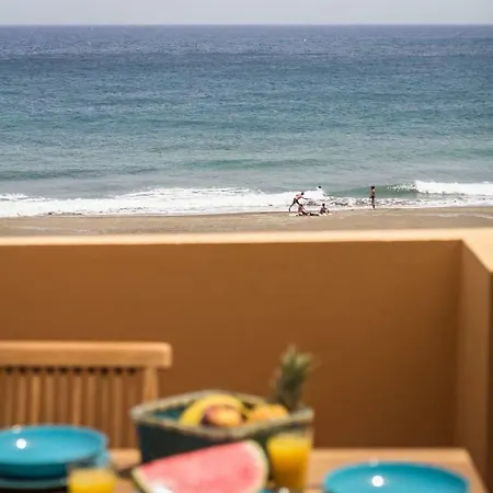 Ocean View Penthouse Ii דירה
